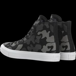 Converse Chuck Taylors High Rise